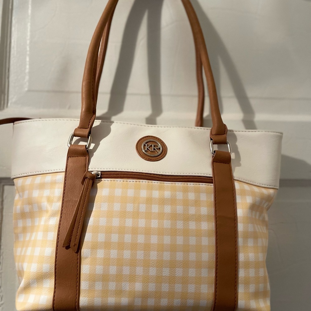 Kim Rogers yellow and white handbag for spring/summer.
